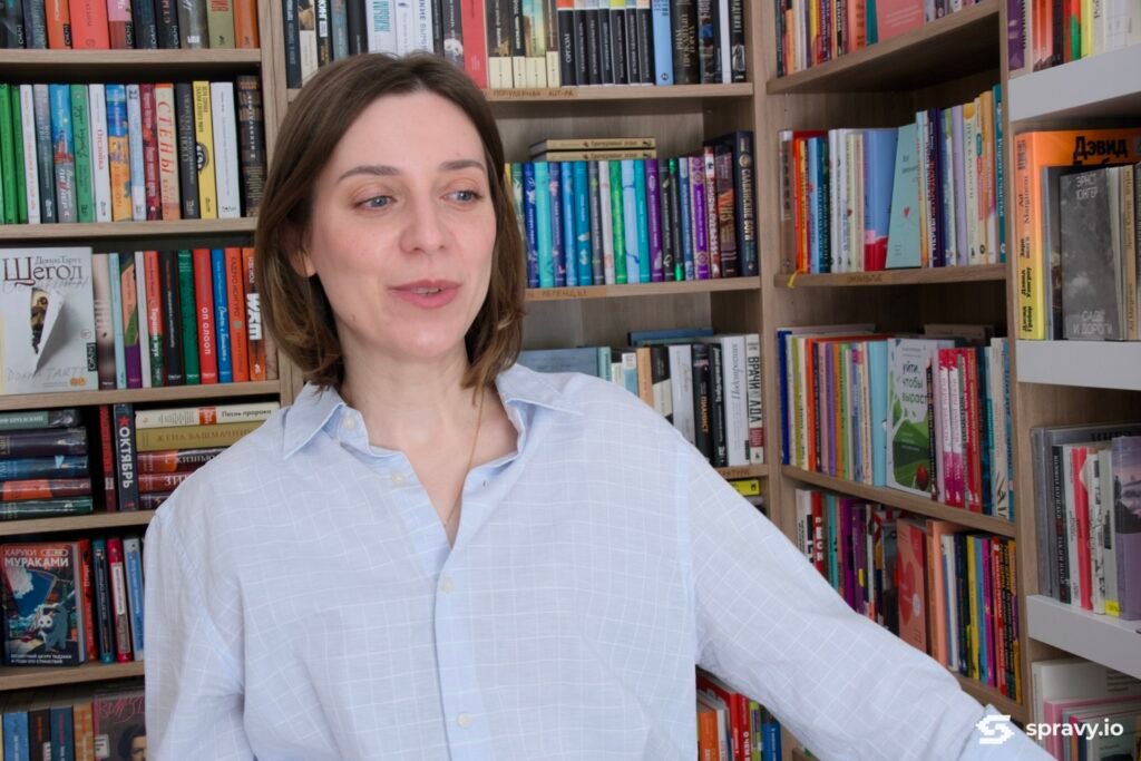 Алена Карпава, кнігарня «Букіністка»